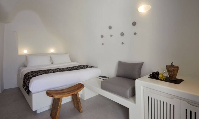 Oia Hotel | Executive Two-Bedroom Cave Suite