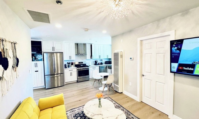 Mount Helix House | Exotic home Rogers by sdstay