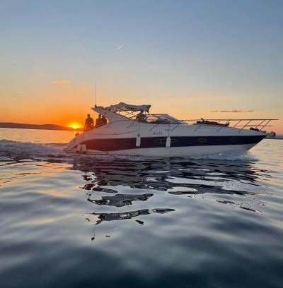 Carnon-Plage Boat Rental | Expérience luxueuse sur un yacht