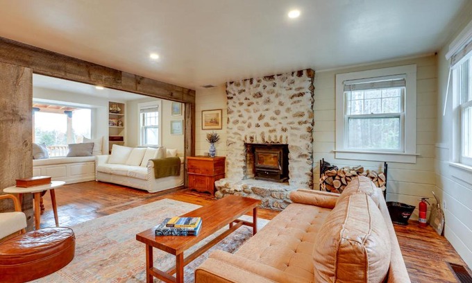 Elkins House | Expansive Wilmot Escape with Deck Near Skiing!