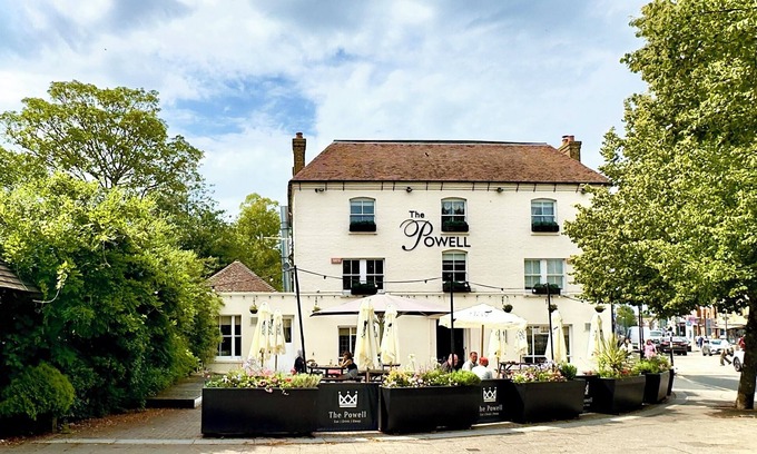 Birchington Hotel | Experience boutique comfort above The Powell pub in Birchington. Stylish en-suite rooms, luxury touches, and a vibrant pub below—perfect for business, couples, or families. Book your coastal escape today!