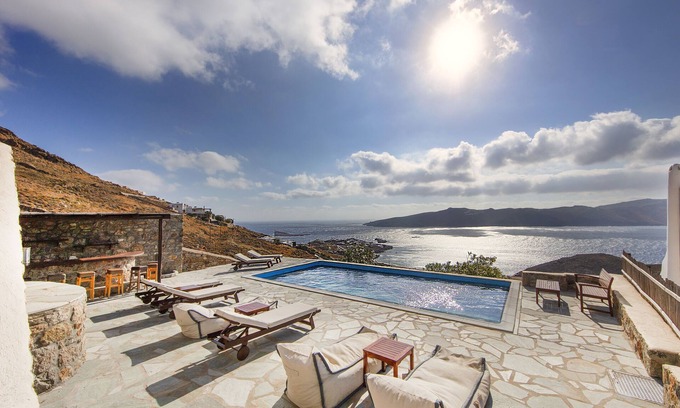 Mykonos Villa | Experience Our Traditional Sea Villa With Private Pool And 5-star reviews