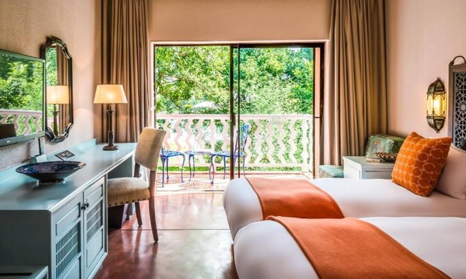 Livingstone House | Experience Riverboat Cruise in Zambezi River! Outdoor Pool and Free Parking!