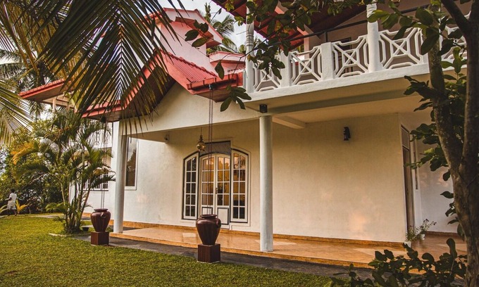 Aturuwella Bed & Breakfast | "experience Serenity and Luxury at our River Front Villa"