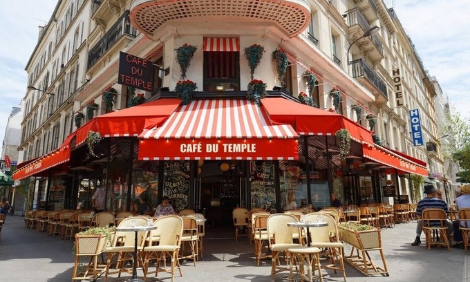 Saint-Merri Apartment | EXPERIENCE THE BEST OF PARISIAN LIVING IN THE VIBRANT MARAIS – RUE DU TEMPLE