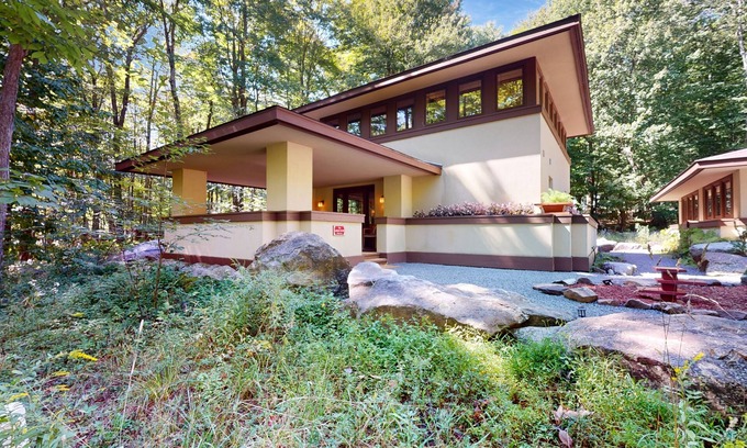 Bittinger House | EXPERIENCE THE MAGIC OF FRANK LLOYD WRIGHT AT FLEUR DE MONTAGNA