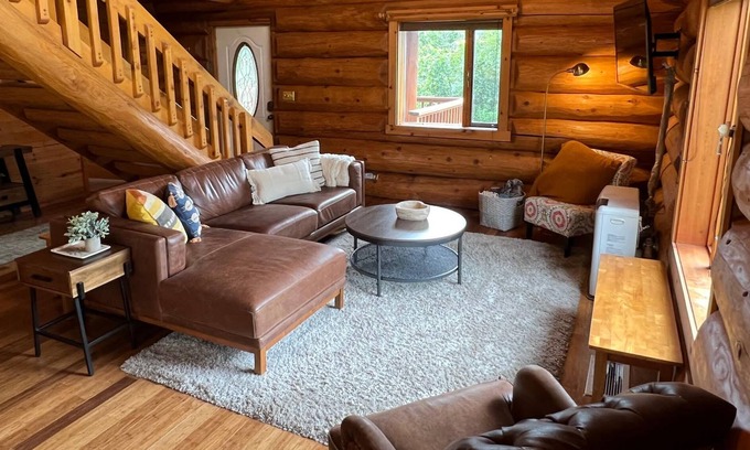 Valdez Cabin | Experience the Majesty of Valdez!