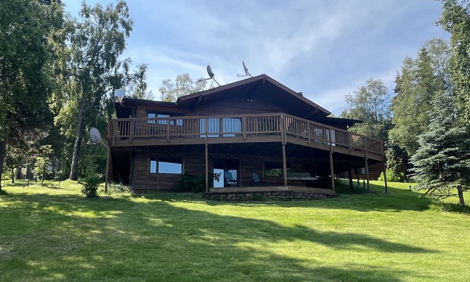 Nikiski House | Explore Alaska while staying at this beautiful 4 bedroom house on Island Lake!