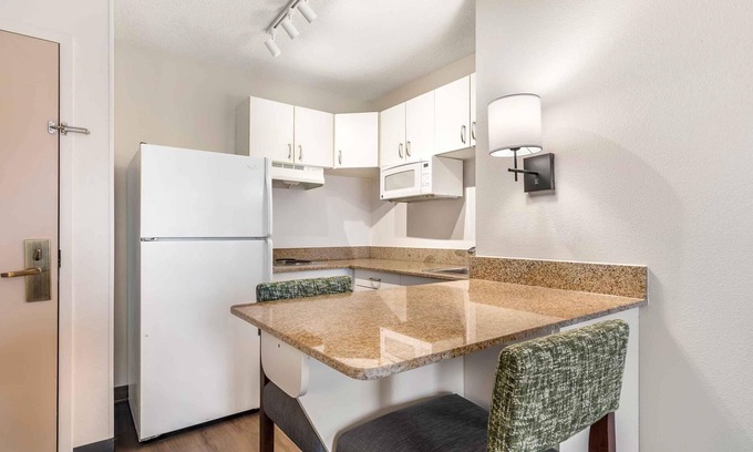 Carlsbad Village Hotel | Extended Stay America Suites Carlsbad Village by the Sea