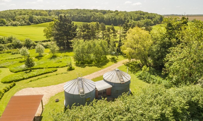 Parham Apartment | Extraordinarily converted grain stores - The Silos