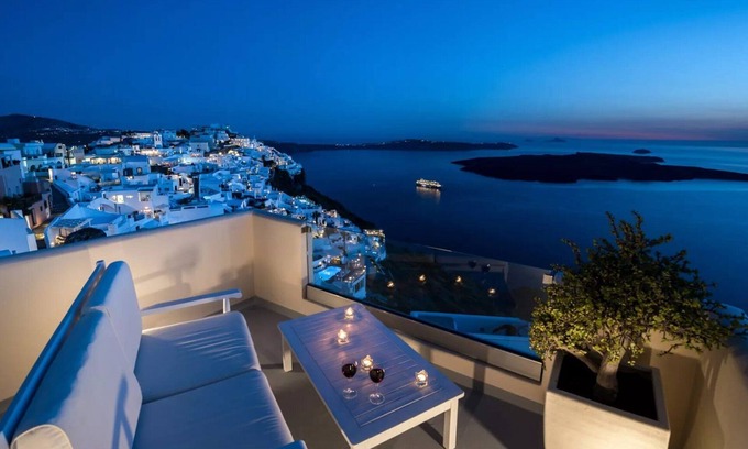 Firostefani Villa | Extraordinary Santorini Villa | Villa Wisely | 1 Bedroom Suite