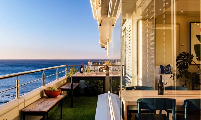 Mouille Point Apartment | Extraordinary Stay in Mouille Point The Apartment