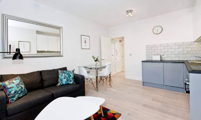 Soho Apartment | F6G Soho 1 Bed with Sofa bed and Wifi sleeps 3