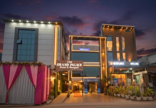 Faridabad Hotel | FabExpress The Grand Palace Near Fortis Escort Hospital