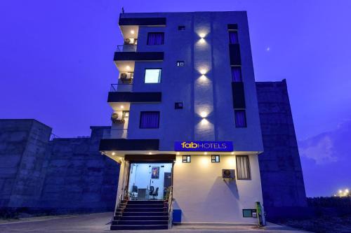 Sitapura Hotel | FabHotel Avondale - Sitapura