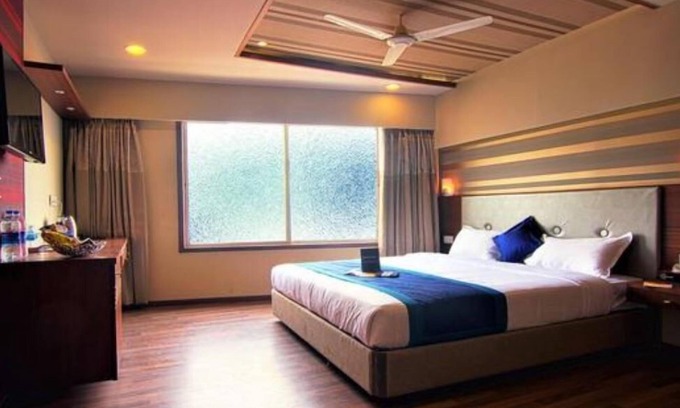 Iblur Village Hotel | FabHotel Berry's