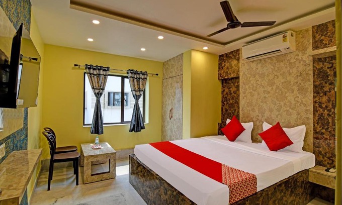 Chinar Park Hotel | FabHotel Divine Chariot