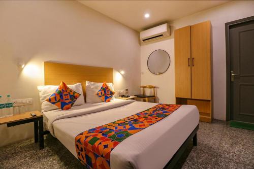 Punjabibagh Hotel | FabHotel La Serene Punjabi Bagh