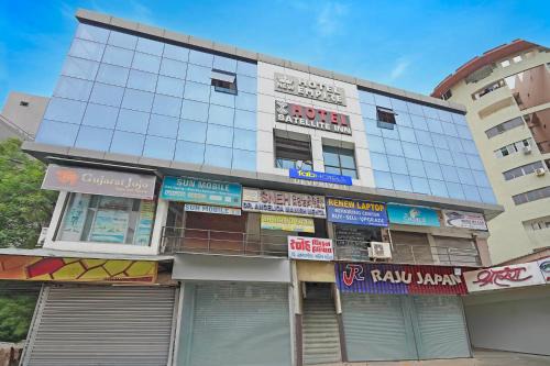 Ahmedabad Hotel | FabHotel New Empire