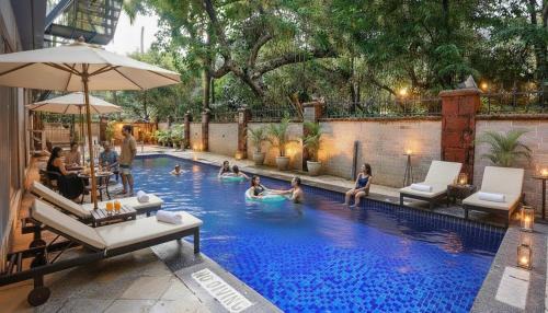 Gauravaddo Hotel | FabHotel Prime Twin Fountains