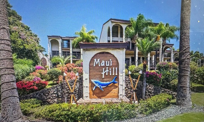 Kihei Condo | Fabulous 2-bedroom condo with AC in KiheinAcross the street from beach
