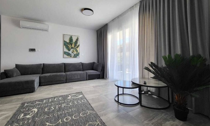 Larnaca City Centre Apartment | Fabulous 3-bedroom apartment in the heart of Larnac