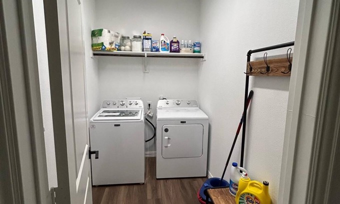 Melissa House | Fabulous 4-bedroom house with AC in Melissa