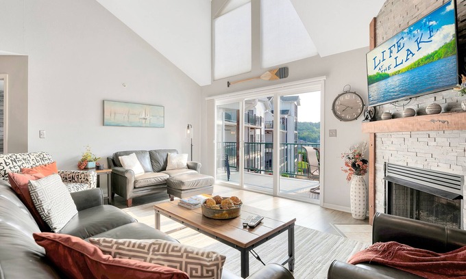 Camdenton Condo | Fabulous 4 bedroom unit with boat slip.