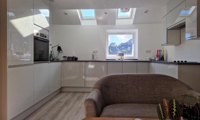 Crouch End Apartment | Fabulous London Oasis