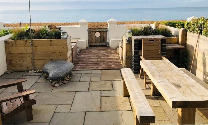 Hythe House | Fabulous Sea views, Luxury accommodation, Fantastic location, on the beach