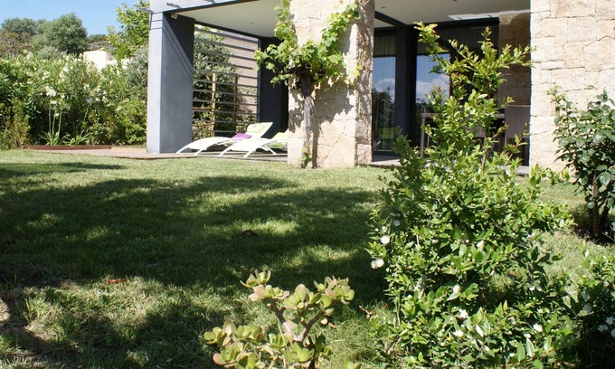 Porto Pollo House | Facing the sea, 30 m from the beach, luxury villa, air-conditioned