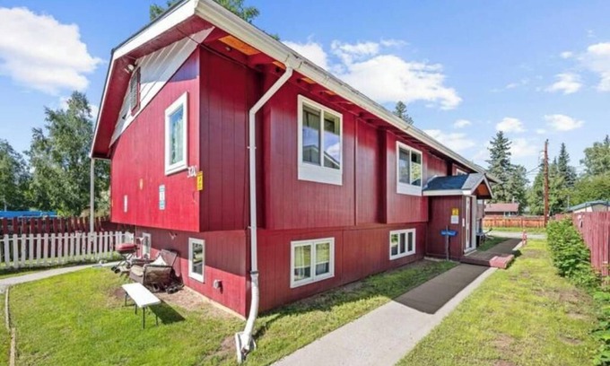Fairbanks Apartment | Fairbanks Rafiki Unit 2