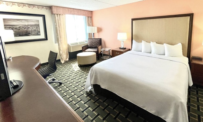 Wickliffe Hotel | Fairbridge Hotel Cleveland East
