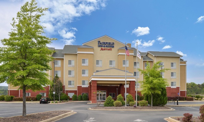 Bessemer Hotel | Fairfield Inn and Suites by Marriott Birmingham / Bessemer