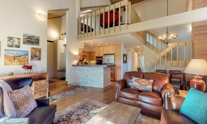 Elkhorn Village Hotel | Fairway Nine 4365