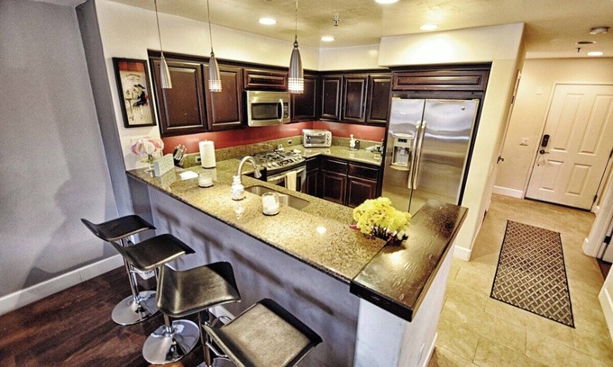 Crown Point Condo | Fall fun @ PacificBlue211-across to beach+parking