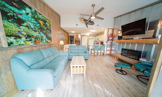 East End House | FALL SAVINGS! 1BR/1BA Pet-Friendly Townhome, Near State Park