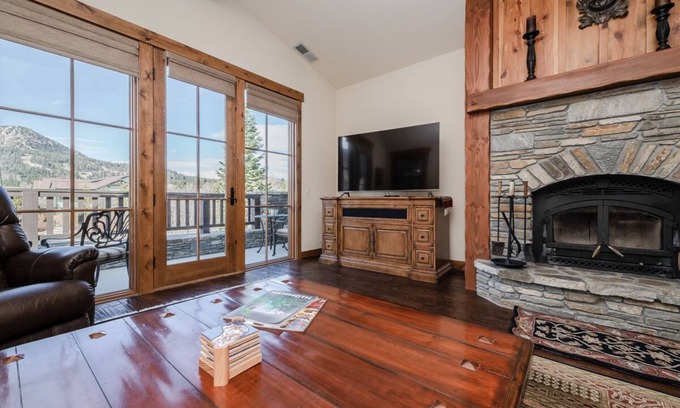 Mammoth Lakes House | Fall Stays Available! Light-filled Townhome with Amazing Mountain Views!