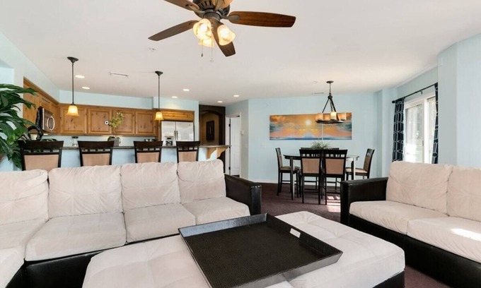 Crown Point Condo | FALLing for PacificBlue202 across to beach+parking