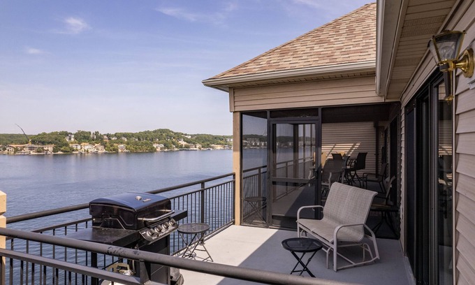 Lake Ozark Condo | Falls 138 - Fabulous Falls 4 Bdrm Condo
