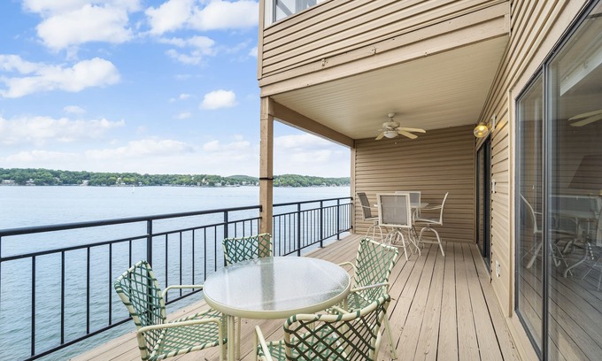 Lake Ozark Condo | Falls 77 - Walk-in level 3 Bedroom Condo