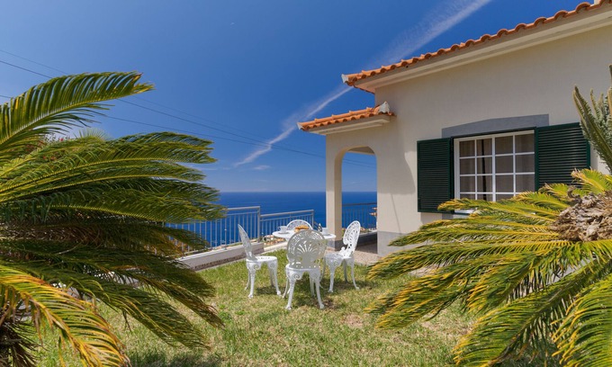 Arco da Calheta Ski Chalet | Familia Teixeira House by Atlantic Holiday