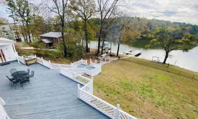 Cook Springs House | Families Love This Logan Martin Memory Maker