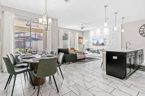 Kissimmee House | Family 4BR Pool Disney Nearby