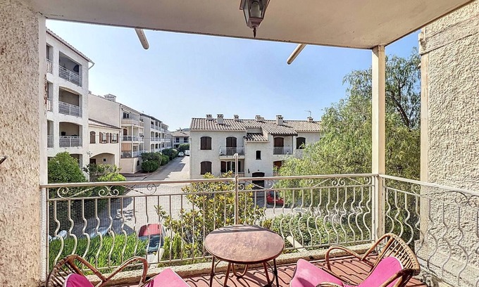 Les Lecques Apartment | Family apartment near the beach with parking