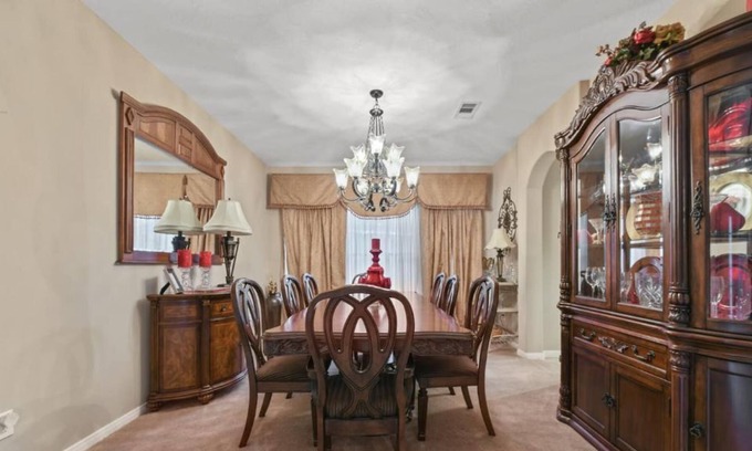 Barker House | Family/Corporate Retreat✶Pool✶Gameroom✶Media Room