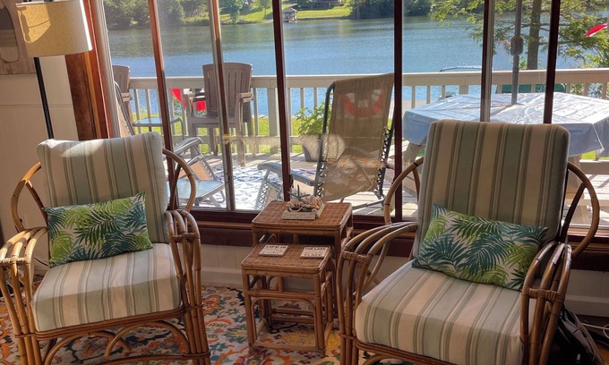 Brackney Cottage | Family cottage on Laurel Lake in Brackney PA 3 bedrooms available