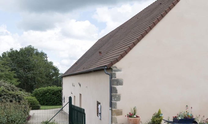 Cressanges Cottage | Family cottage with wifi and shared pool in Cressanges