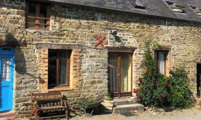 Saint-Pierre-Tarentaine Cottage | Family Friendly Spacious Comfortable Cottage and Garden. Rural and relaxing.