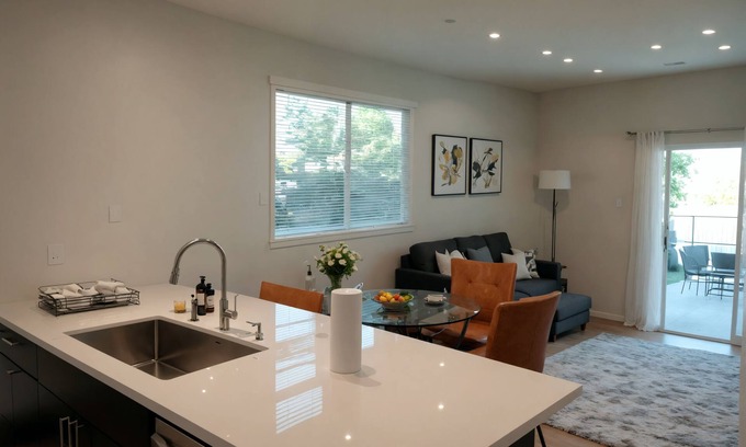 East Hollywood Hotel | Family-Friendly 4BR Gated Residence in Prime Hollywood with Free Parking